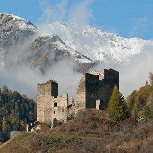 Dal refugi al chastè feudal